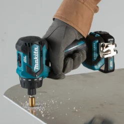 Makita DF032DZJ 12 V Max Boor-/schroefmachine -Makita df032d dt3 1